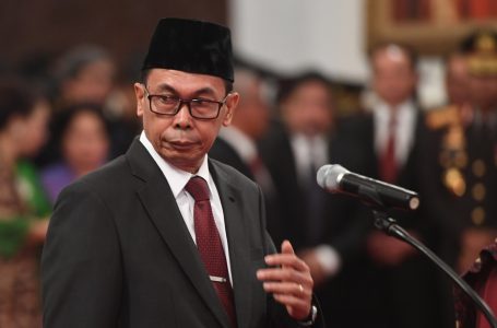 Jokowi Resmi Lantik Nawawi Pomolango jadi Ketua KPK Sementara