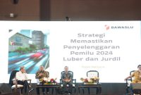 Anggota Bawaslu Totok Hariyono saat menjelaskan strategi penyelenggaraan Pemilu yang luber dan jurdil di Jakarta, Senin (27/11/2023). / foto ist