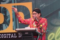 Menteri Desa, Pembangunan Daerah Tertinggal dan Transmigrasi Abdul Halim Iskandar didampingi istri Lilik Umi Nashriyah menghadiri kegiatan Penyerahan Simbolis Dukungan Sarana dan Prasarana Ruang Komunitas Digital Desa (RKDD) Provinsi DI Yogyakarta dan Jawa Tengah, Minggu (26/11/23). Turut Hadir mendampingi Kepala BPI Ivanovic Agusta, Sekretaris BPI Fince Decima Hasibuan, dan Kapusdaing Helmiati.