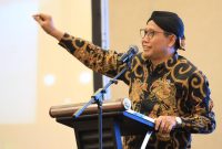 JAKARTA-Menteri Desa, Pembangunan Daerah Tertinggal, dan Transmigrasi (Mendes PDTT), Abdul Halim Iskandar  memberi arahan sekaligus membuka Bimbingan Teknis (Bimtek) Duta Desa Digital di Redtop Hotel Convention Center, Jakarta Pusat, pada Kamis (16/11/2023). 
Foto : Di2 Humas Kemendes