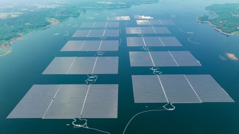 Proyek Pembangkit Listrik Tenaga Surya (PLTS) Terapung atau Floating Solar PV Cirata berkapasitas 192 megawatt peak (MWp) seluas 200 hektare. PLTS ini dibangun di atas Waduk Cirata dan akan menjadi yang terbesar di Asia Tenggara.