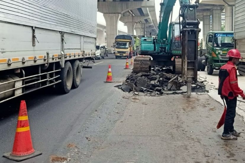 Jasa Marga Lakukan Pemeliharaan Rutin Ruas Jalan Tol Japek - Daelpos