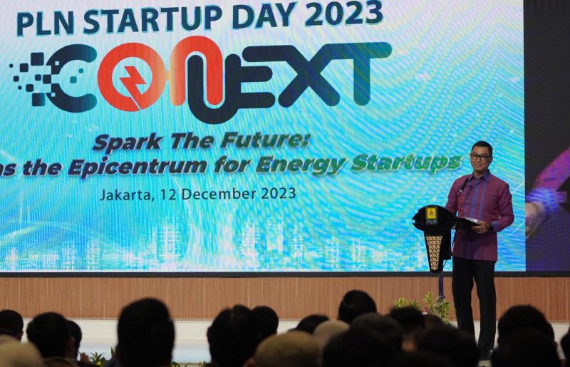 Direktur Utama PLN Darmawan Prasodjo saat menyampaikan sambutan dalam acara PLN Startup Day Connext bertajuk “Spark The Future: PLN as The Epicentrum for Energy Startups” yang digelar di PLN Kantor Pusat, Jakarta, Selasa (12/12).