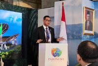 Direktur Utama PLN, Darmawan Prasodjo dalam sambutannya menyampaikan, guna mengatasi krisis iklim dunia, komunitas global mesti bersatu, terutama untuk mengatasi tantangan transisi ke energi hijau, baik dari sisi teknologi, kebijakan dan investasi.