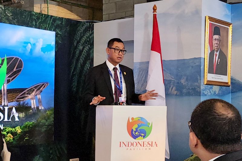 Direktur Utama PLN, Darmawan Prasodjo dalam sambutannya menyampaikan, guna mengatasi krisis iklim dunia, komunitas global mesti bersatu, terutama untuk mengatasi tantangan transisi ke energi hijau, baik dari sisi teknologi, kebijakan dan investasi.