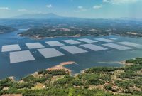 Tampilan Pembangkit Listrik Tenaga Surya (PLTS) Terapung Cirata berkapasitas 192 megawatt peak (MWp) yang dibangun di atas Waduk Cirata, Purwakarta, Jawa Barat diresmikan langsung oleh Presiden Joko Widodo pada November 2023.