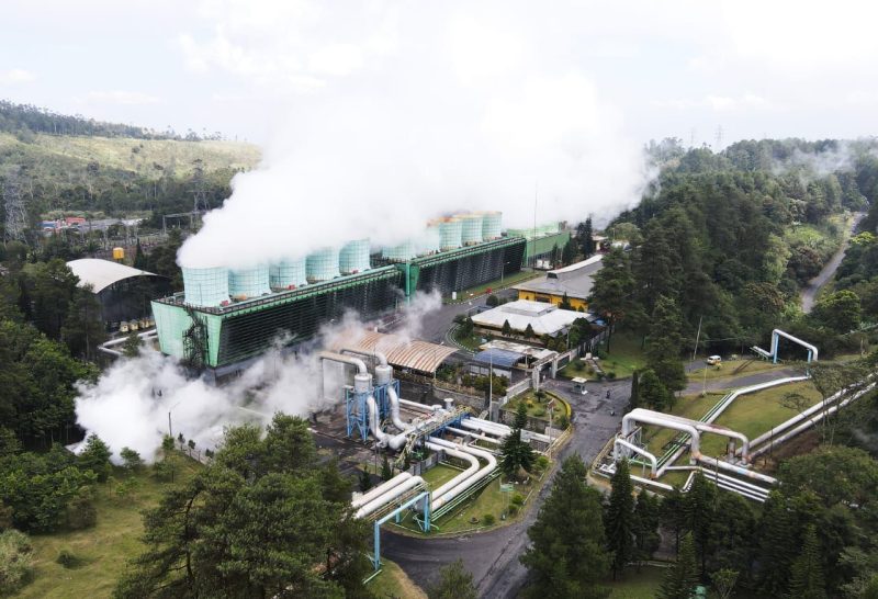 Pembangkit Listrik Tenaga Panas Bumi (PLTP) Kamojang dengan kapasitas 140 MW yang berlokasi di  Kabupaten Bandung, Jawa Barat sebagai salah satu pembangkit yang terdaftar dalam sistem pelacakan elektronik dari APX TIGRs dan diakui secara internasional untuk mengeluarkan REC.