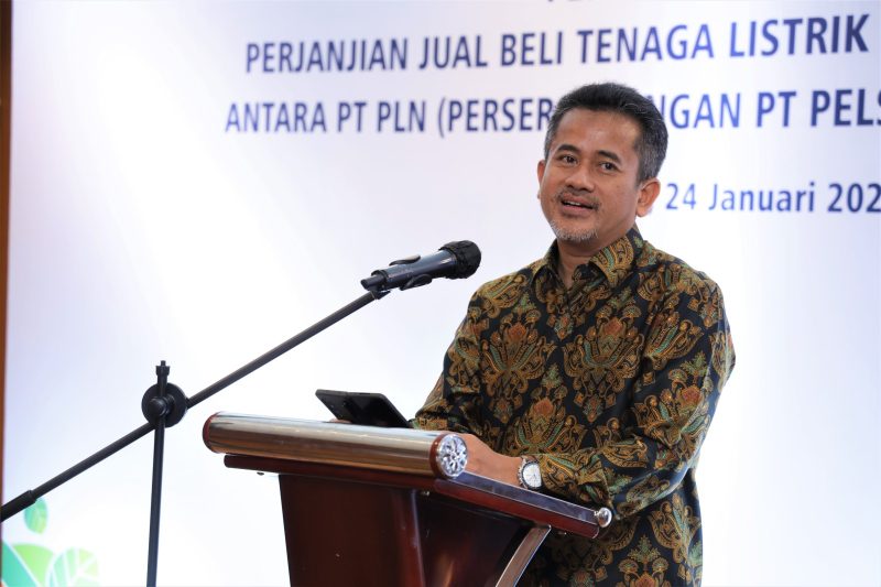 General Manager PLN UID Kalselteng Muhammad Joharifin saat memberikan sambutan dalam kegiatan penandatanganan Perjanjian Jual Beli Tenaga Listrik (PJBTL) Additional Demand sebesar 24,5 Mega Volt Ampere (MVA) dengan PT Pelsart Tambang Kencana (PT PTK) Cluster Tarjun, pada Rabu (24/1), di Jakarta.