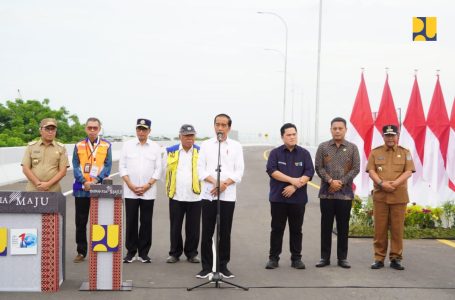 Percepat Konektivitas Menuju Pelabuhan, Presiden Jokowi Resmikan Jalan Akses Tol Makassar New Port
