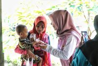 Program pengentasan stunting PLN di NTB diberikan dalam bentuk pemberian nutrisi, pemeriksaan ibu hamil dan sosialisasi kesehatan kepada masyarakat.