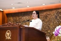 Ketua DPR RI Puan Maharani usai menyampaikan pidato dalam Rapat Paripurna DPR RI Ke-12 Masa Persidangan III Tahun Sidang 2023-2024 di Gedung Nusantara II, Senayan, Jakarta