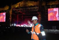 Petugas PLN melakukan siaga untuk memastikan keandalan listrik selama kegiatan Festival Joyland 2024 berlangsung.