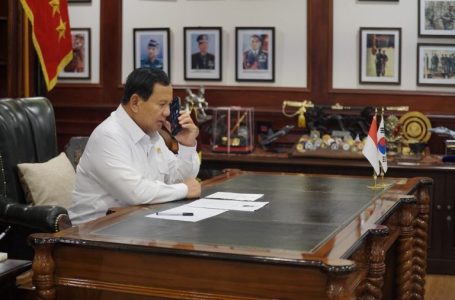 Menhan Prabowo Terima Telepon dari Presiden Korea Selatan