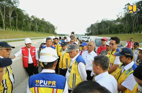 Tinjau Ruas Tol Palembang – Betung, Menteri Basuki: Tuntas Awal 2025