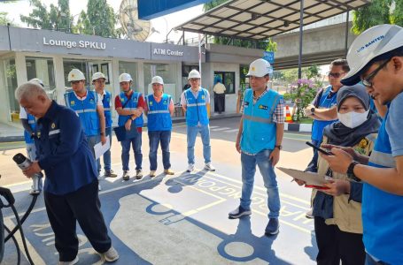 Pastikan Pelayanan Arus Balik, PLN Bersama Itjen Kementerian ESDM Cek Kesiapan SPKLU di Wilayah Banten
