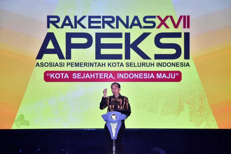 Presiden Joko Widodo menghadiri peresmian pembukaan Rapat Kerja Nasional (Rakernas) Asosiasi Pemerintah Kota Seluruh Indonesia (APEKSI) XVII Tahun 2024 yang digelar di Balikpapan Sport and Convention Center, Kota Balikpapan, Provinsi Kalimantan Timur, pada Selasa, 4 Juni 2024. Foto: Istimewa