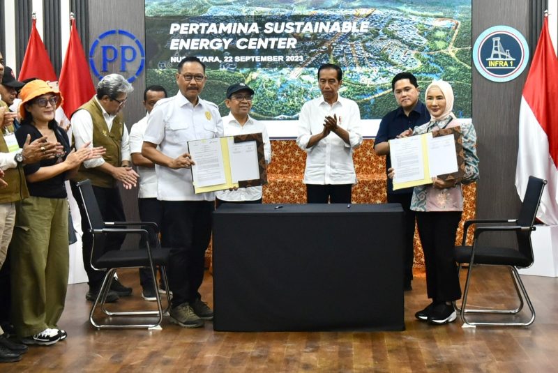 Keterangan Foto 2: Komit dalam keberlanjutan, Pertamina bersinergi dengan OIKN, Institusi Pemerintah, mitra bisnis hingga universitas dalam dan luar negeri, untuk kembangkan sustainability center di IKN.