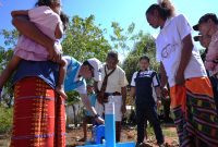 Penyaluran Sarana Air Bersih kepada Masyarakat Desa Huilelot, Kecamatan Semau, Kupang, Nusa Tenggara Timur dalam Program Sarana Air Bersih Bernas (Bersama Sehatkan Anak Semau).