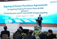 Direktur Utama PLN, Darmawan Prasodjo saat menyampaikan sambutannya pada acara penandatanganan Power Purchase Agreement untuk pengembangan proyek Pembangkit Listrik Tenaga Surya (PLTS) Terapung Saguling dengan kapasitas 60 Megawatt Alternating Current (MWAc) atau 92 Megawatt peak (MWp) di PLN Kantor Pusat, Jakarta, Selasa (13/8).