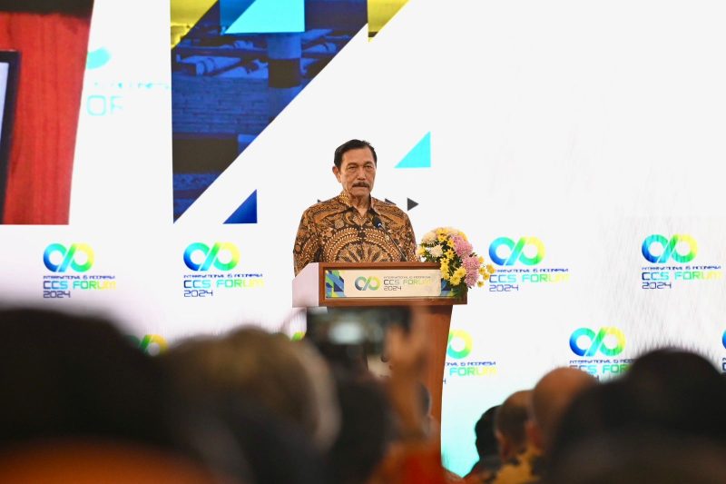 Menteri Koordinator Bidang Kemaritiman dan Investasi Luhut Binsar Pandjaitan dalam pembukaan IICCS 2024, Rabu (31/7) menyampaikan pemerintah terus mendukung dan mendorong penerapan teknologi CCS sebagai bagian dari inisiatif dekarbonisasi, salah satunya melalui terbitnya Peraturan Presiden Nomor 14 Tahun 2024 tentang Penyelenggaraan Kegiatan Penangkapan dan Penyimpanan Karbon.