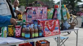 PLN bersama Bank Sampah Pasie Nan Tigo dan MinaGot Sumatera Barat melakukan inovasi dengan mengolah sampah menjadi barang berdaya guna sehingga sampah benar-benar menjadi zero waste sebagai aksi nyata peduli lingkungan.