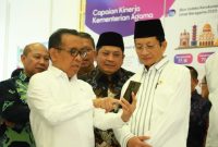 Menag Nasaruddin Umar dan Menko PMK Pratikno berbincang tentang digitalisasi pendidikan di Kantor Kemenag Jakarta, Kamis (24/10/2024) / foto ist