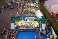 Antusiasme 6.470 pelari yang tengah bersiap di garis start dalam ajang PLN Electric Run 2024 di Scientia Park, Gading Serpong, Tangerang pada Minggu (6/10).