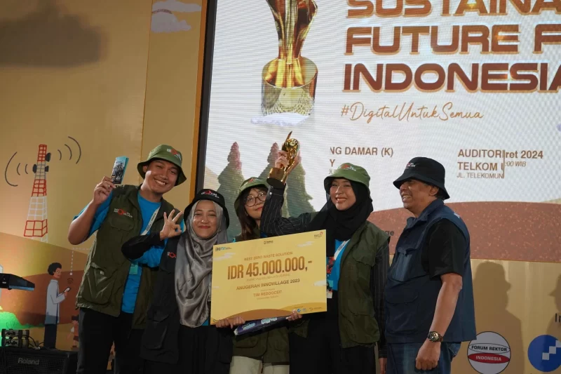 Tim Redooceit dari Universitas Telkom, Bandung, Pemenang terbaik kategori “Best Zero Waste Solution” pada kompetisi Innovillage tahun 2023 lalu.