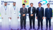 Kolaborasi antara PLN Energi Primer Indonesia Mubadala Energy dalam utilisasi dan pengembangan infrastruktur gas bumi dari Blok Andaman Selatan. Duta Besar Republik Indonesia untuk Uni Emirat Arab, Husin Bagis (ketiga dari kiri), Direktur Utama PLN Energi Primer Indonesia Iwan Agung Firstantara (ketiga dari kanan), CEO of Mubadala Energy, Mansoor Al Hamed (kedua dari kiri), Direktur Gas dan BBM PLN Energi Primer Indonesia, Rakhmad Dewanto (kedua dari kanan), President Director Mubadala Energy Indonesia, Abdulla Bu Ali (kiri) dan Kepala Satuan Perencanaan Korporat PLN Energi Primer Indonesia, Wirawan (kanan).