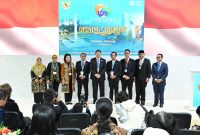 Keterangan Foto 1: Utusan Khusus Untuk Energi dan Lingkungan Hidup Hashim S Djojohadikusumo bersama Menteri Kehutanan Raja Juli Antoni, Menteri Lingkungan Hidup dan Kepala Badan Pengendalian Lingkungan Hidup Hanif Faisol Nurofiq serta delegasi Indonesia berfoto bersama usai melakukan pembukaan Paviliun Indonesia pada acara Conference of the Parties (COP) ke-29 dengan tema besar “In Solidarity for a Green World” yang diselenggarakan di Baku Olympic Stadium, Azerbaijan, Senin (11/11/2024).
