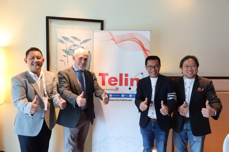  Direktur Wholesale & International Service Bogi Witjaksono (Paling Kiri), Direktur Eksekutif Citra Connect & NDP Marco Bardelli (Kedua dari Kiri), CEO Telin Budi Satria Dharma Purba (Kedua dari Kanan), Chief of Product Telin Azmal Yahya (Paling Kanan).