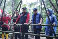 Serang - Yandri Susanto Menteri Desa PDT, Saifullah Yusuf Menteri Sosial, Andra Soni Gubernur Banten Terpilih dan Ratu Rachmatu Zakiyah Bupati Serang Terpilih Menghadiri Kick Off Hari Kesetiakawanan Sosial Nasional (HKSN) di Desa Talaga Kecamatan Mancak Kab. Serang Prov. Banten. Senin,  16 Desember 2024. 

Foto : Nugrah S Humas Kemendesa PDT