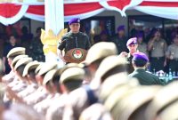 Jatinangor- Wakil Menteri Desa PDT Riza Patria menjadi inspektur upacara Apel Peringatan Hari Bela Negara 2024 di Lapangan IPDN Kampus Jatinangor, Jawa Barat, Kamis (19/12/2024)

Foto : Andri Humas