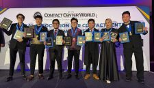 Para personel Contact Center PLN 123 berfoto bersama setelah berhasil meraih 14 penghargaan sebagai Gold Winner pada ajang Global Contact Center World Awards (GCCWA) 2024 di London, Inggris pada Oktober lalu. Capaian di ajang internasional ini menjadi salah satu bukti keberhasilan transformasi PLN dalam hal peningkatan kualitas layanan pelanggan.