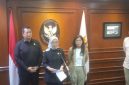 Menteri PANRB Rini Widyantini bersama Menteri Komdigi Meutya Hafid dan Wakil Menteri PANRB Purwadi Arianto saat memberikan keterangan pers ke awak media, Selasa (24/12). / foto ist