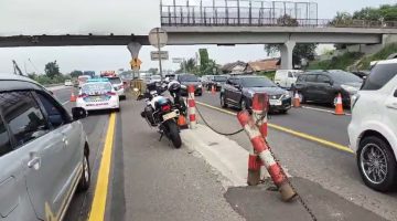 PT Jasamarga Transjawa Tol (JTT) lakukan rekayasa lalu lintas contraflow arah Cikampek / foto istimewa