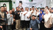 Wakil Menteri Desa dan Pembanguan Daerah Tertinggal Ahmad Riza Patria berdialog dengan Pengurus dan Anggota Majelis Daerah Korps Alumni Himpunan Mahasiswa Islam (MD KAHMI) Sukabumi di Cisaat, Sukabumi, Selasa (24/12/2024).
Foto: Wening/Kemendes PDT