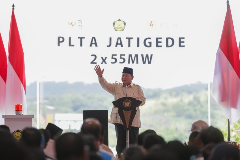 Dalam sambutannya, Presiden Prabowo juga menyampaikan pentingnya pemanfaatan potensi EBT guna memenuhi kebutuhan energi dalam negeri. Dia yakin bahwa ketersediaan pasokan listrik yang andal, bersih, dan terjangkau membuat industri akan semakin tumbuh subur dan investasi akan mengalir ke Indonesia.