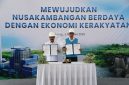 PT PLN (Persero) bersama Kementerian Imigrasi dan Pemasyarakatan Republik Indonesia (Imipas RI) berkomitmen meningkatkan keterampilan warga binaan Lembaga Pemasyarakatan (Lapas) Nusakambangan di Cilacap, Jawa Tengah. Kolaborasi ini tercermin melalui penandatanganan nota kesepahaman antara Menteri Imipas RI, Agus Andrianto (kiri) dan Direktur Utama PLN, Darmawan Prasodjo (kanan) pada Rabu (5/2) di PLTU Adipala, Cilacap, Jawa Tengah.