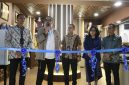 Staff Khusus Menteri Badan Usaha Milik Negara (BUMN), Arya Sinulingga (kedua dari kiri) saat membuka acara Peresmian Power UMK Hub di PLN Kantor Pusat, Jakarta Selatan (21/2) bersama Tenaga Ahli Bidang Komunikasi Internal Kementerian BUMN, Dian Safitri (kedua dari kanan), Sekretaris Perusahaan PLN, Alois Wisnuhardana (ketiga dari kanan), Executive Vice President Komunikasi Korporat dan TJSL, Gregorius Adi Trianto (kiri), General Manager PLN Unit Induk Distribusi (UID) Jakarta Raya, Lasiran (kanan).