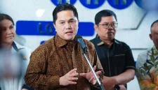 Menteri BUMN, Erick Thohir usai rapat koordinasi dengan Menteri Perumahan dan Kawasan Permukiman Maruarar Sirait di kantor Kementerian BUMN, Jakarta, Senin (10/2/2025). (DOK. Humas Kementerian BUMN)