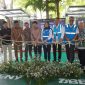 Executive Vice President Pengembangan Produk Niaga PLN, Ririn Rachmawardini (keempat dari kanan), Executive Vice President Penjualan dan Pelayanan Pelanggan Retail PLN, Daniel Lestanto (kiri), Executive Vice President Komunikasi Korporat dan TJSL PLN, Gregorius Adi Trianto (ketiga dari kanan), General Manager PLN Unit Induk Distribusi Jawa Barat, Agung Murdifi (kedua dari kanan), Prof. Ir. Tumiran, M.Eng., PHD (kanan), Pemilik PT Usaha Chunlan Indonesia, Edi Amin (keempat dari kiri), Pemilik Rest Area KM 38B, Roger Tjakradisurya (kelima dari kiri), Plt. Asisten Perekonomian dan Pembangunan Setda Kota Bogor, Rahmat Hidayat (ketiga dari kiri), Ketua Bidang Energi & Energi Terbarukan Asosiasi Pengusaha Rest Area Indonesia, Hansen Setiawan (kedua dari kiri) saat meresmikan SPKLU Center Rest Area 38B Tol Jagorawi, Kota Bogor, Senin (24/3).