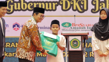 Santunan kepada 200 anak yatim dan bantuan sembako untuk 1.400 warga di Yayasan Pondok Pesantren (Ponpes) Minhajurrosyidin, Jalan SPG VII, RT 05/09, Lubang Buaya, Cipayung, Jakarta Timur, Sabtu (22/3). / foto istimewa