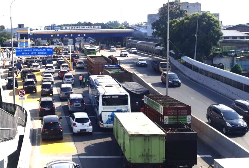 Gerbang Tol Amplas-Ruas Tol Belmera / foto ist