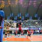 Tim voli putri Jakarta Electric PLN saat bertanding melawan Gresik Petrokimia Pupuk Indonesia pada Putaran Pertama PLN Mobile Proliga 2025 Seri Malang di GOR Ken Arok, Malang, Jumat (17/1). Pada pertandingan tersebut, Jakarta Electric PLN berhasil meraih kemenangan dengan skor 3-0.