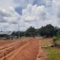 Tiang listrik di tiga dusun Desa Sungai Besar dan Perhentian sudah terpasang sejak 2024 lalu,   tapi sampai sekarang terbengkalai. Katanya menunggu pemasangan kabel dan aliran daya ke rumah rumah. Semoga PLN dan vendor serta pihak terkait lainnya dapat segera merealisasikannya. (Foto/fay/DP).