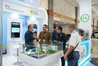 Subholding PT PLN Energi Primer Indonesia (PLN EPI) menegaskan komitmennya sebagai motor utama transisi energi nasional dengan menghadirkan experience booth transisi energi dalam ajang Global Hydrogen Ecosystem Summit & Exhibition (GHES) 2025 yang berlangsung pada 15–17 April 2025 di Jakarta Convention Center.
