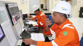 Sementara tim PLN di lapangan melakukan pemulihan, petugas pengatur beban melakukan manuver beban untuk mengurangi dampak gangguan di masyarakat.