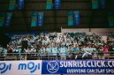 Suasana riuh supporter Jakarta Electric PLN menggema di GOR Sritex, Solo, Sabtu (3/5). Membawa energi positif yang membakar semangat para tim dalam pertandingan Final Four PLN Mobile Proliga 2025. ( foto Ist )