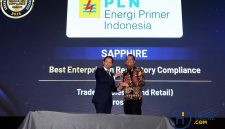 PLN EPI meraih Penghargaan Sapphire 2 Tahun berturut- turut dengan predikat Best Enterprise in Regulatory Compliance kategori Trade (Wholesale & Retail) Prosper C yang diberikan langsung kepada Manager Regulasi, Litigasi & Perijinan PLN EPI, Redy Iman Tenar.